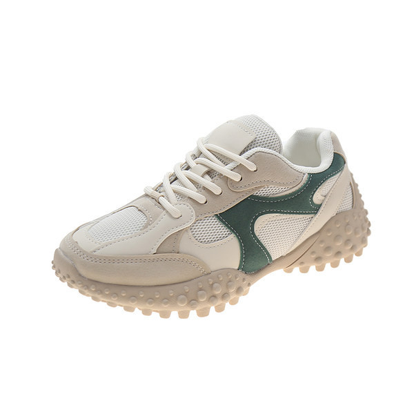 Sporta un ikdienas kedas ar raupju zoli un sietu