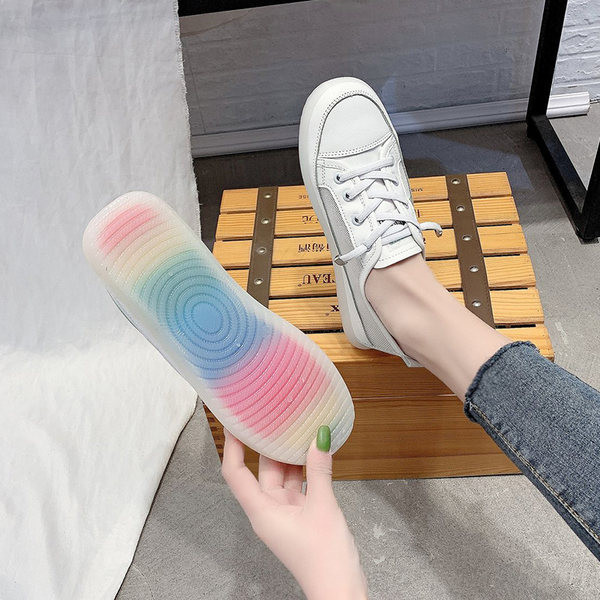 Νέο μοντέλο γυναικεία αθλητικά παπούτσια με κορδόνια σε λευκό και μαύρο χρώμα