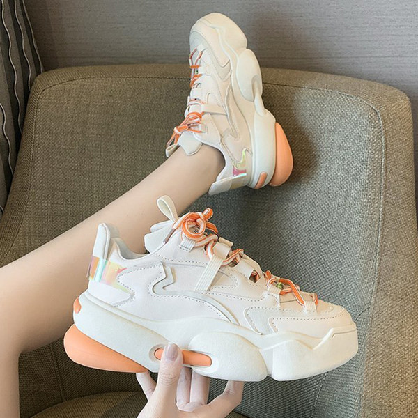 Modernas pavasara kedas ar raupju zoli - jauns modelis