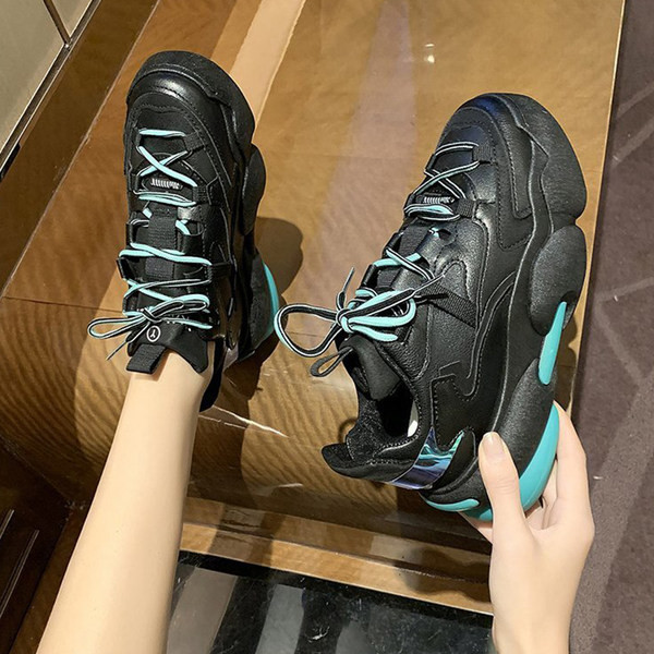 Modernas pavasara kedas ar raupju zoli - jauns modelis