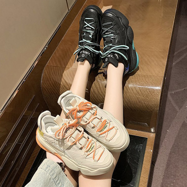 Modernas pavasara kedas ar raupju zoli - jauns modelis