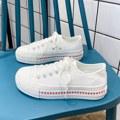 Ikdienas sieviešu kedas ar plakanām sirsniņu zolēm