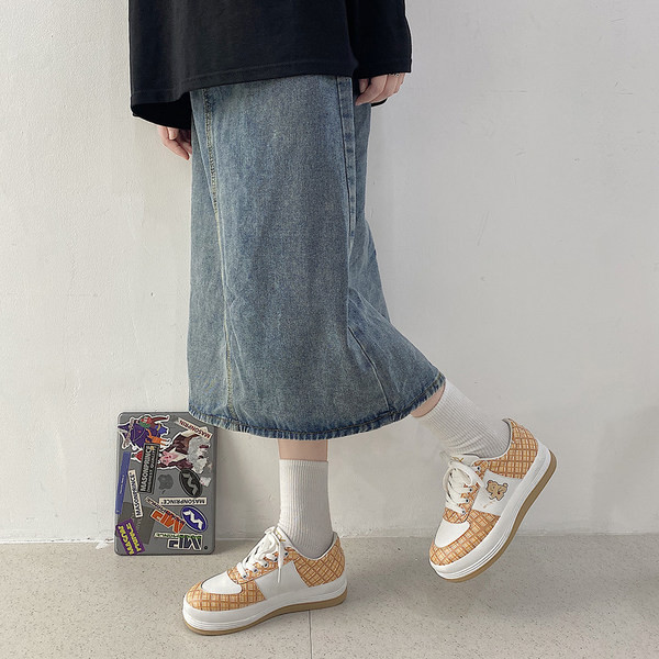 Ikdienas sieviešu kedas ar lācīša aplikāciju