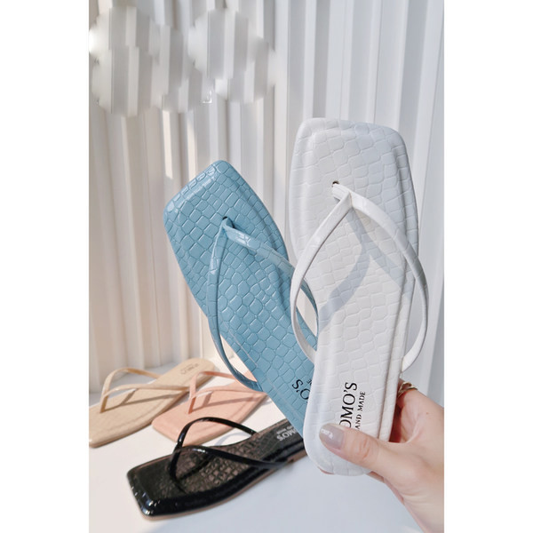 Jauns sieviešu ādas čību modelis starp pirkstiem - vairākas krāsas