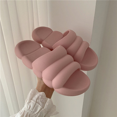 Pludmalei piemērotas neslīdošas čības vairākās krāsās