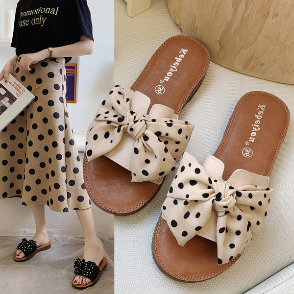 Sieviešu ikdienas čības ar lenti un plakanu zoli