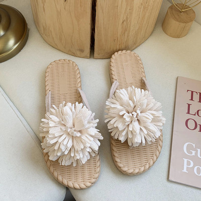 Sieviešu ikdienas čības ar 3D ziedu un plakanu zoli