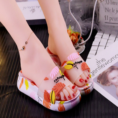 Naujo modelio moteriškos šlepetės, tinkamos paplūdimiui