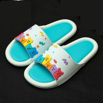 Papuci de dama cu talpa plate si aplicatii