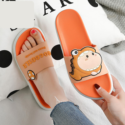 Papuci de dama cu talpa plate si aplicatii