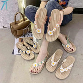 Papuci moderni de dama cu talpa plata si decor margarete