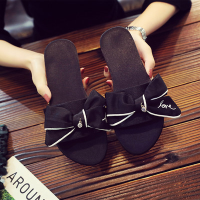 Sieviešu ikdienas čības ar lentīti un uzrakstu trīs krāsās