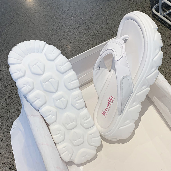 Papuci casual de damă între degete, cu talpă groasă și aspră