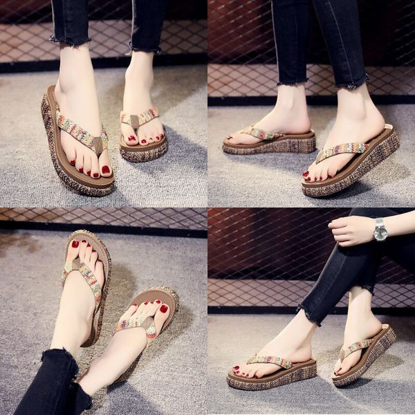 Ikdienas sieviešu čības starp pirkstiem - divi modeļi