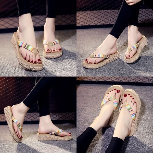 Ikdienas sieviešu čības starp pirkstiem - divi modeļi