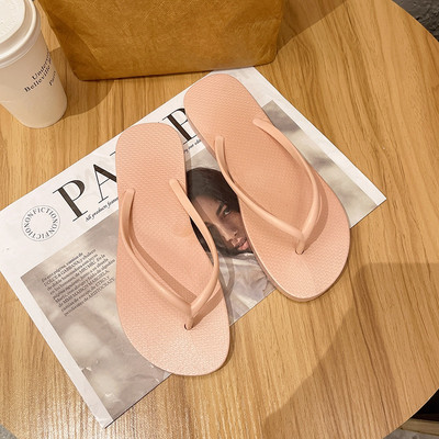 Papuci de plaja dama cu talpa plata - doua modele