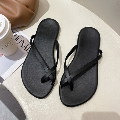 Papuci de plaja dama cu talpa plata - doua modele