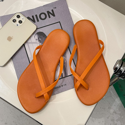 Papuci de plaja dama cu talpa plata - doua modele