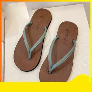 Ikdienas sieviešu čības starp pirkstiem - divi modeļi