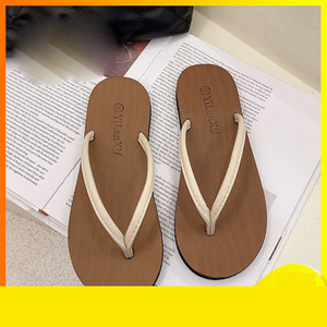 Ikdienas sieviešu čības starp pirkstiem - divi modeļi