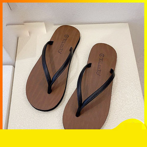 Ikdienas sieviešu čības starp pirkstiem - divi modeļi