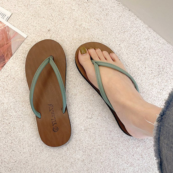 Ikdienas sieviešu čības starp pirkstiem - divi modeļi