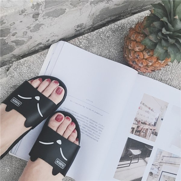 Jauns silikona sieviešu čību modelis ar neslīdošu zoli