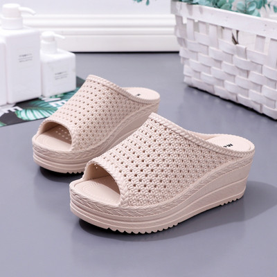 Ikdienas sieviešu čības ar platformu vairākās krāsās