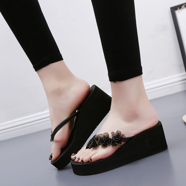 Sieviešu flipas ar platformu un 3D ziediem