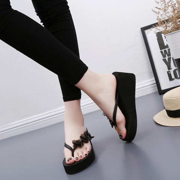 Sieviešu flipas ar platformu un 3D ziediem