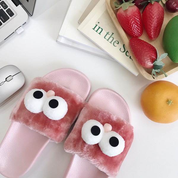 Ikdienas sieviešu čības ar 3D aplikāciju un dūnu