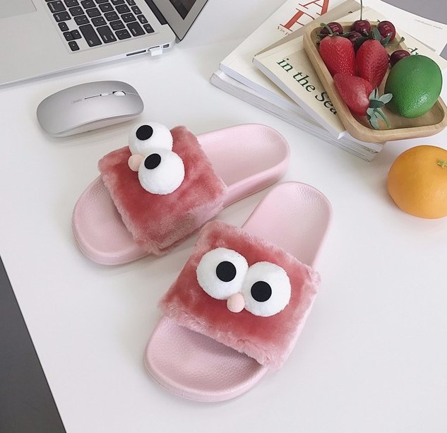 Ikdienas sieviešu čības ar 3D aplikāciju un dūnu