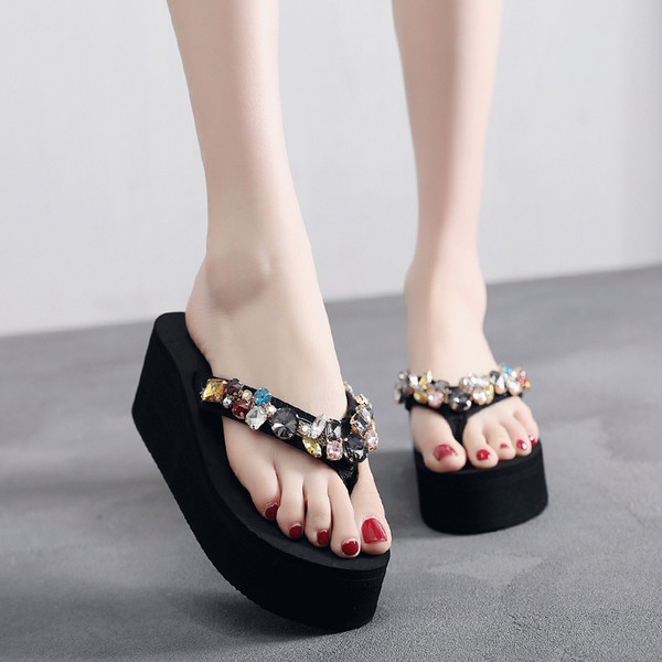 Γυναικείες σαγιονάρες με πέτρες διακοσμημένες για την παραλία και καθημερινή ζωή