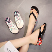 Jauns sieviešu ikdienas čību modelis starp pirkstiem ar aplikāciju