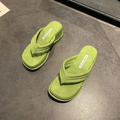 Jauns sieviešu čību modelis starp pirkstiem - vairākas krāsas