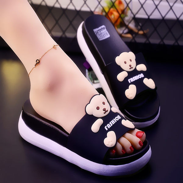 Sieviešu ikdienas čības ar aplikāciju ar uzrakstu un vairākām krāsām