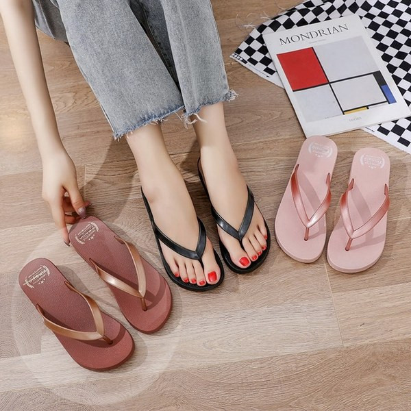 Jauns sieviešu ikdienas čību modelis starp pirkstiem vairākās krāsās