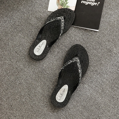 Sieviešu čības ar plakanu zoli - divi modeļi