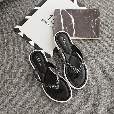 Sieviešu čības ar plakanu zoli - divi modeļi