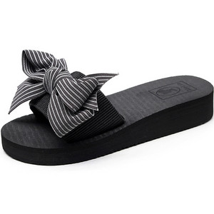 Sieviešu čības ar lentīti un starp pirkstiem - trīs modeļi