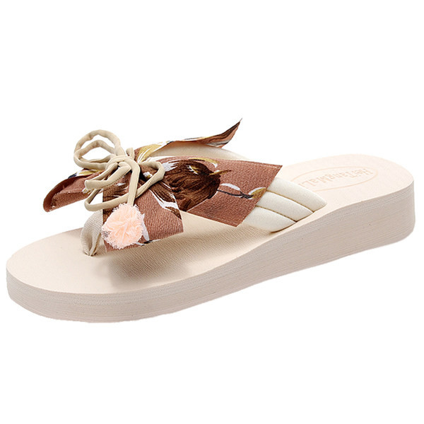 Sieviešu čības ar lentīti un starp pirkstiem - trīs modeļi