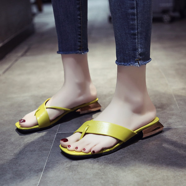 Modernas sieviešu čības no eko ādas