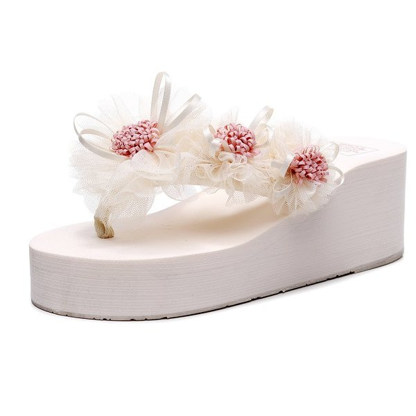 Sieviešu čības ar 3D ziediem un 6 cm platformu - divi modeļi