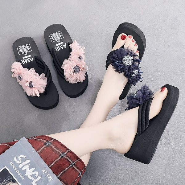 Sieviešu čības ar 3D ziediem un 6 cm platformu - divi modeļi