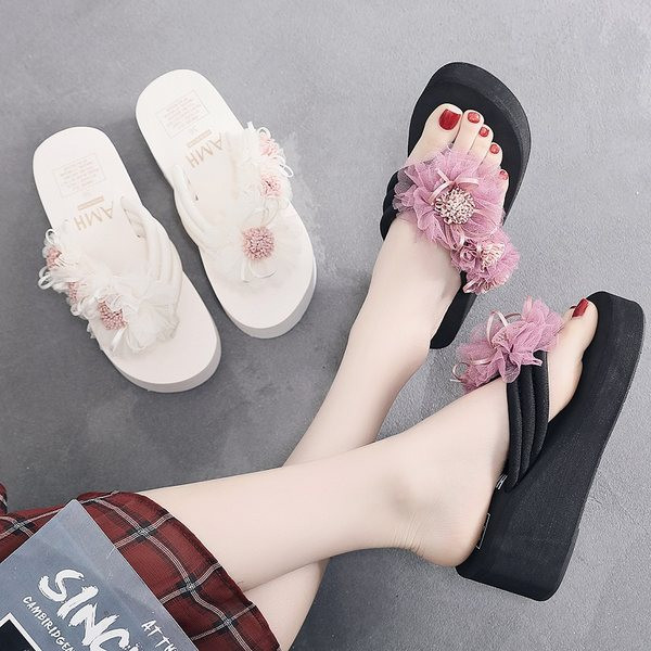 Sieviešu čības ar 3D ziediem un 6 cm platformu - divi modeļi