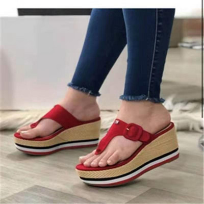 Sieviešu ikdienas čības ar augstu platformu un sprādzi