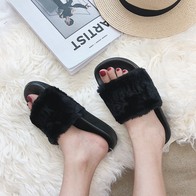 Model nou de papuci de damă din puf cu broderie în culorile gri, roz și negru