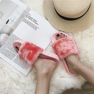 Model nou de papuci de damă din puf cu broderie în culorile gri, roz și negru