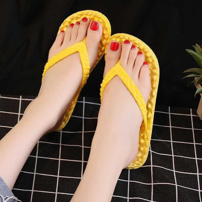 Ikdienas čības starp pirkstiem vai divi modeļi