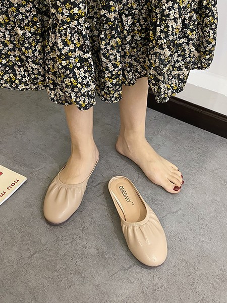 Sieviešu ādas čības trīs krāsās